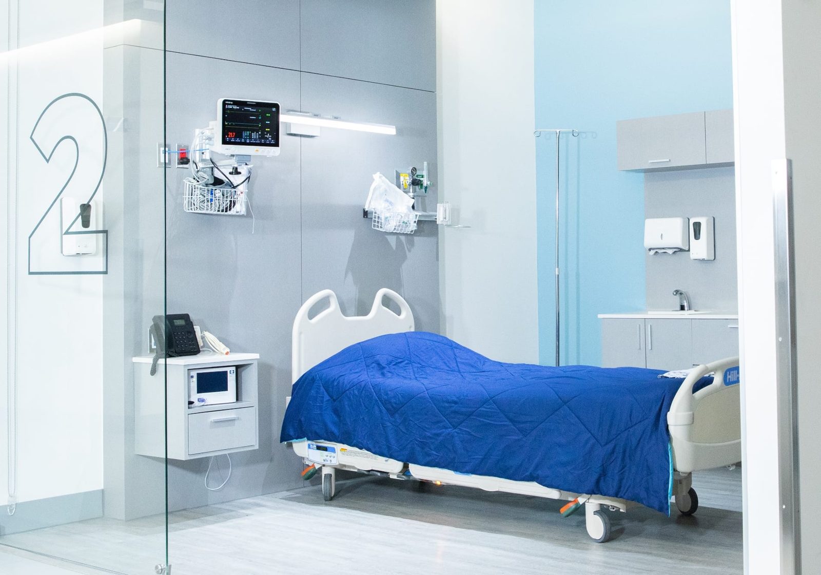 Private inpatient recovery room for bariatric patients at Hospital Cyntar